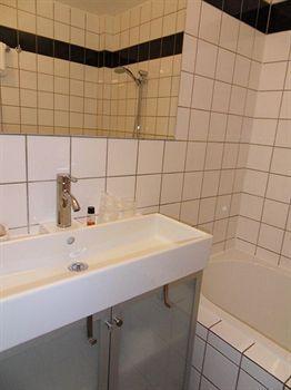 Hotel Lambeau Etterbeek Exteriör bild