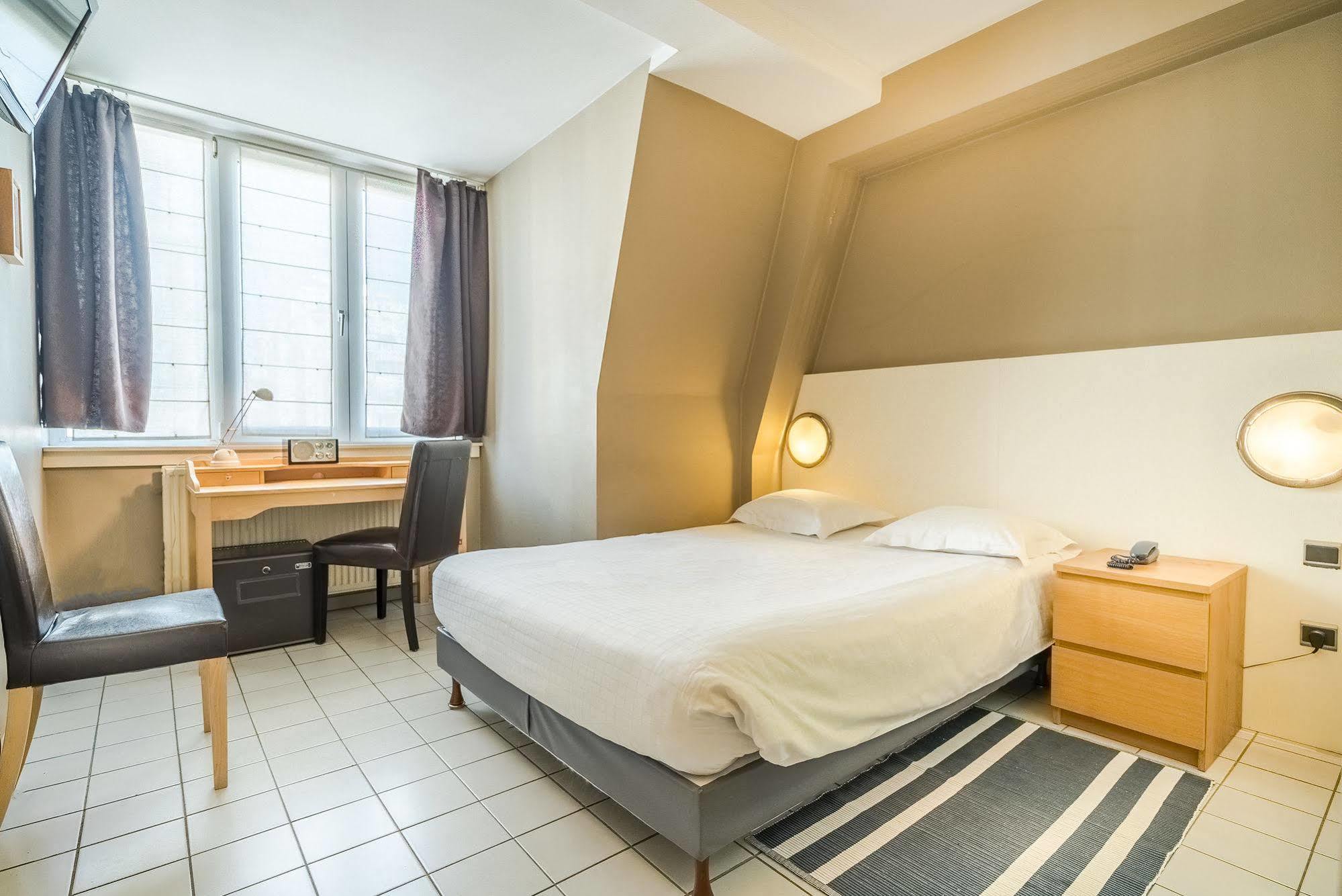 Hotel Lambeau Etterbeek Exteriör bild