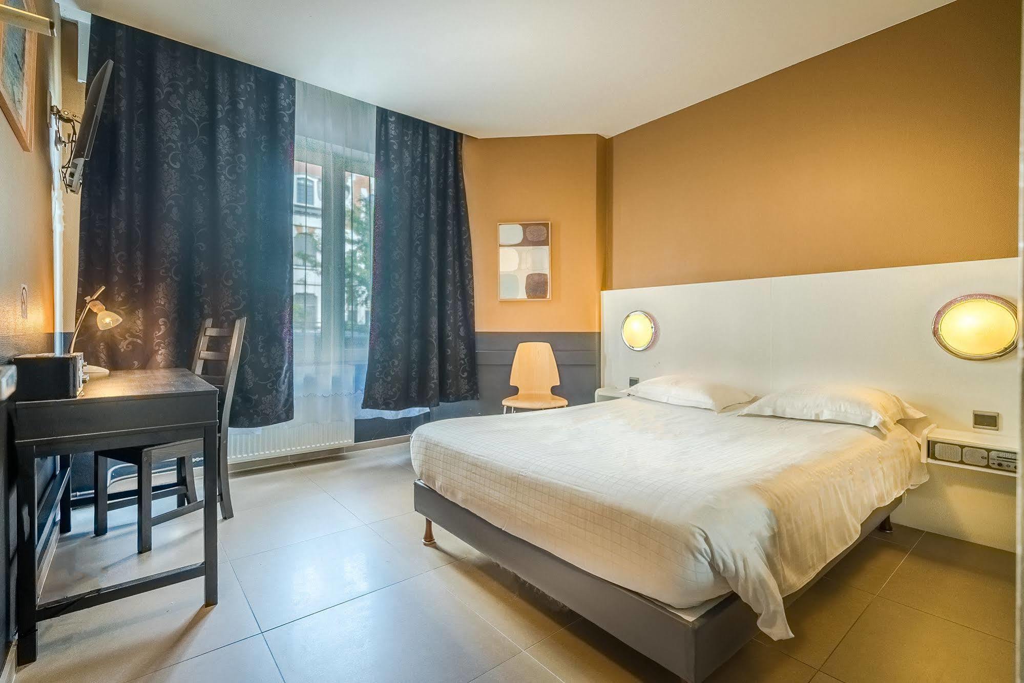 Hotel Lambeau Etterbeek Exteriör bild
