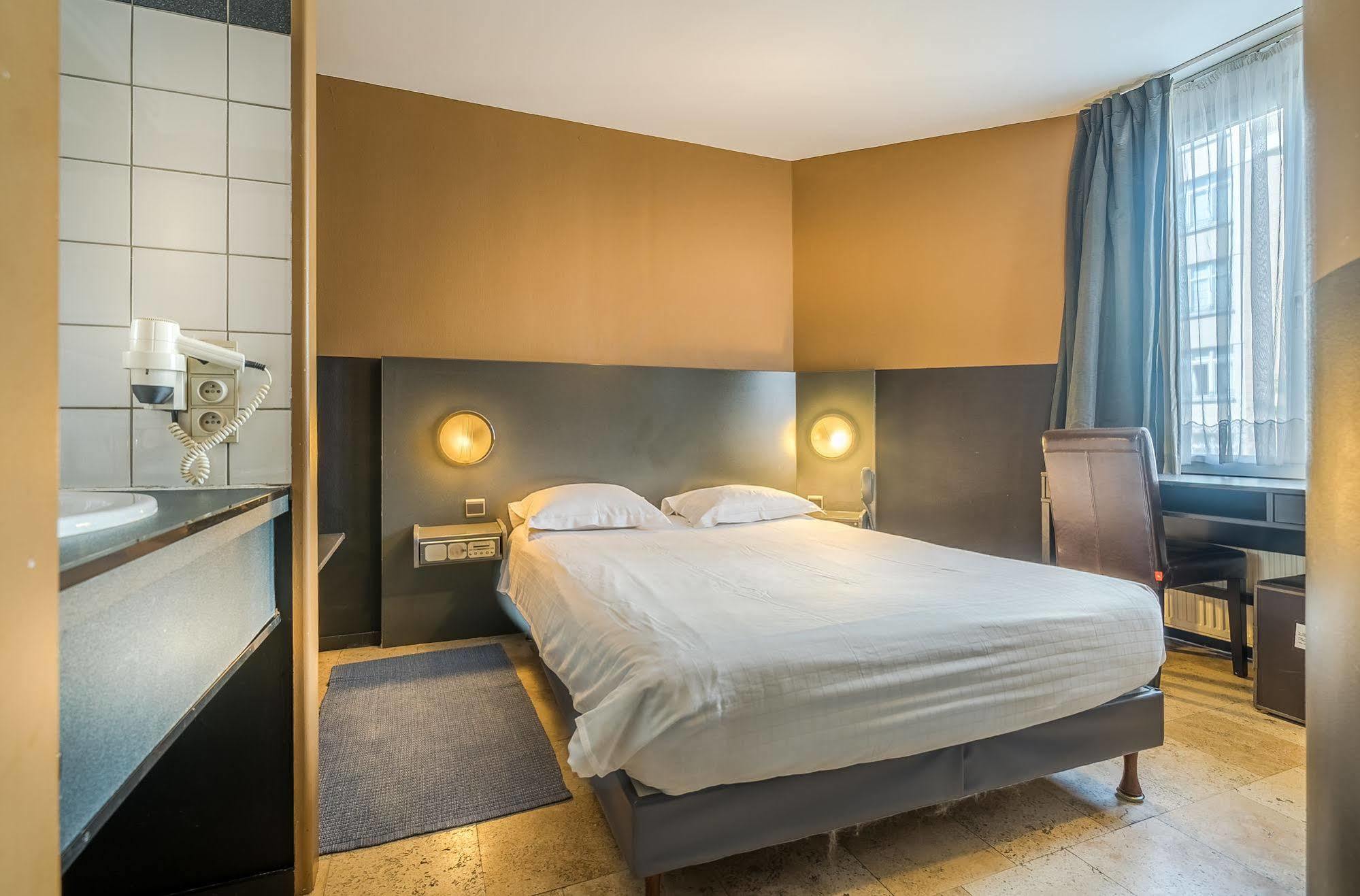 Hotel Lambeau Etterbeek Exteriör bild